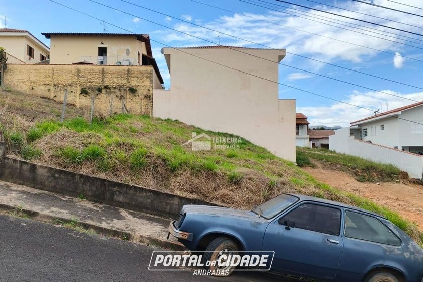 Terreno &agrave; venda - 300m&sup2; - Jardim Portal da Mantiqueira