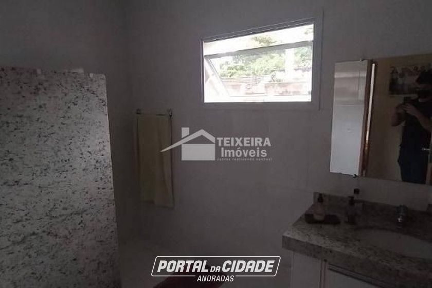 Casa &agrave; venda - 250m&sup2; - Centro