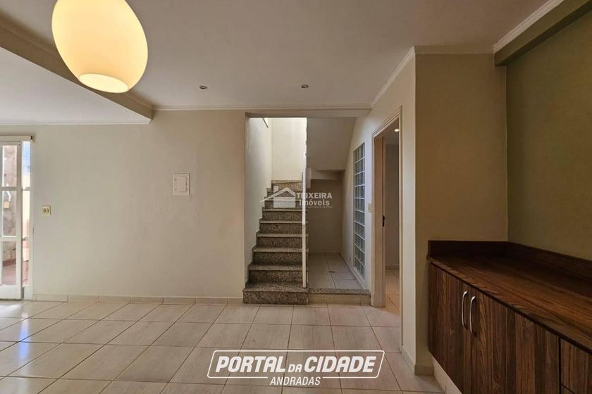 Casa &agrave; venda - 250m&sup2; - Vila Buzato