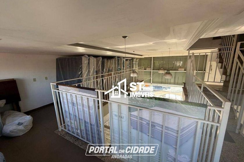 Sal&atilde;o Comercial para alugar - 200m&sup2; - Centro