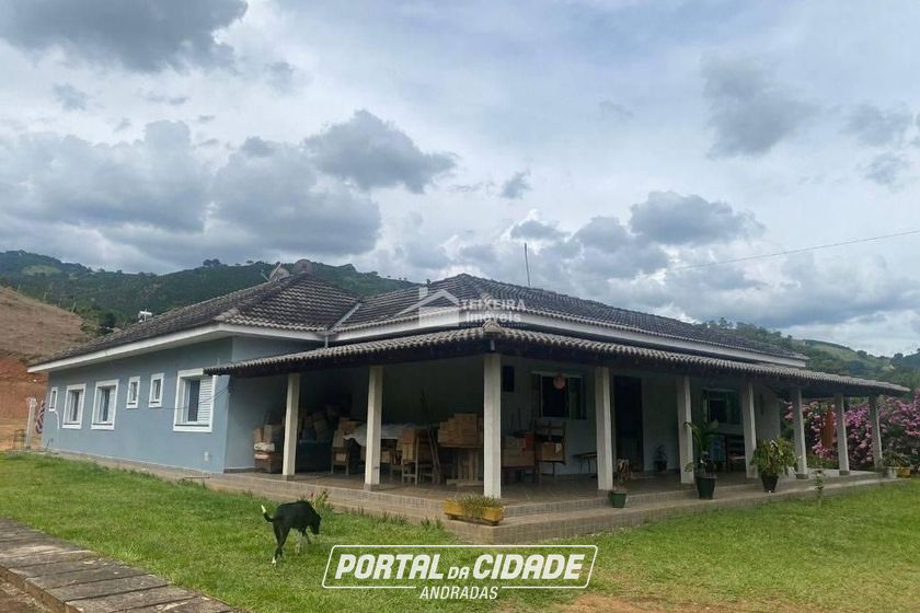 Ch&aacute;cara &agrave; venda - 11500m&sup2; - Zona Rural