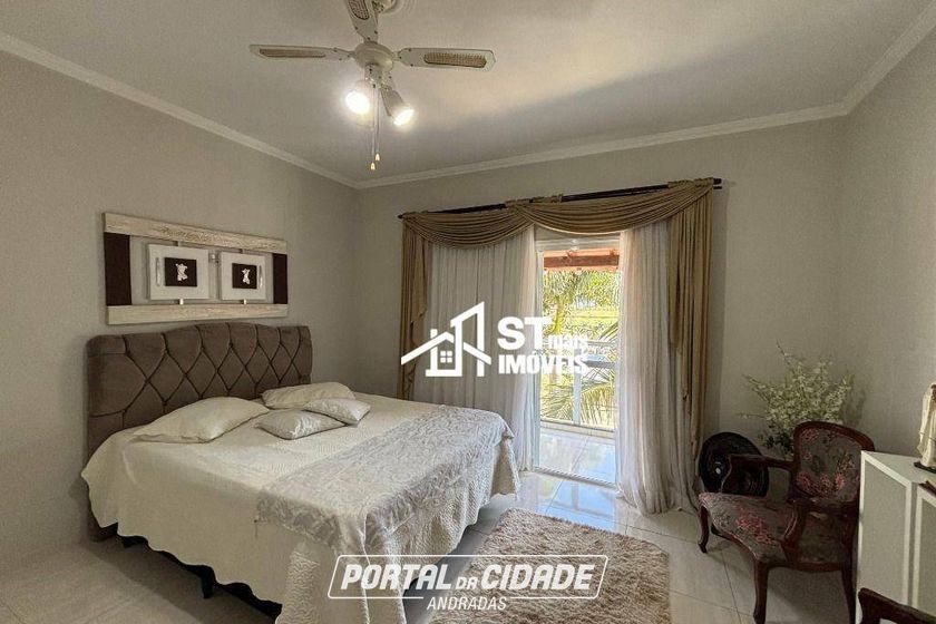 Sobrado &agrave; venda - 500m&sup2; - Jardim Mantiqueira 2