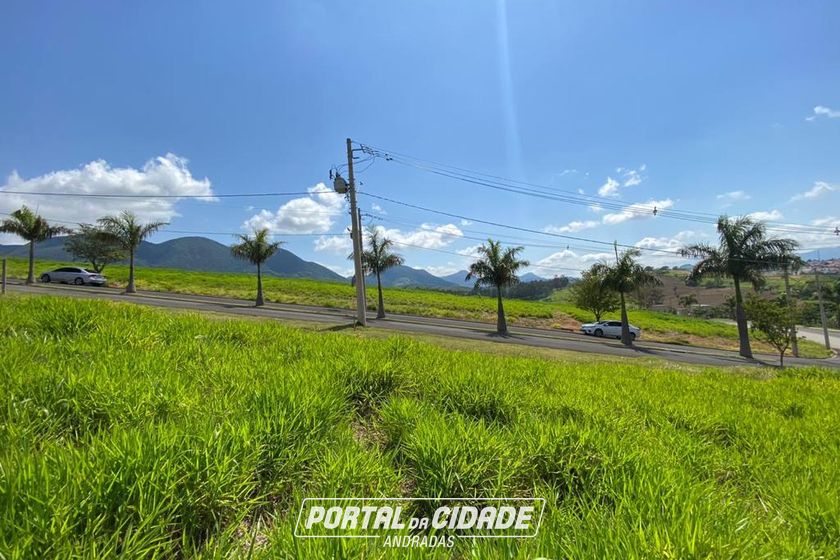 Ch&aacute;cara &agrave; venda - 1000m&sup2; - Contendas