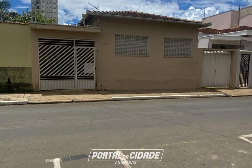 Casa &agrave; venda - 90m&sup2; - centro