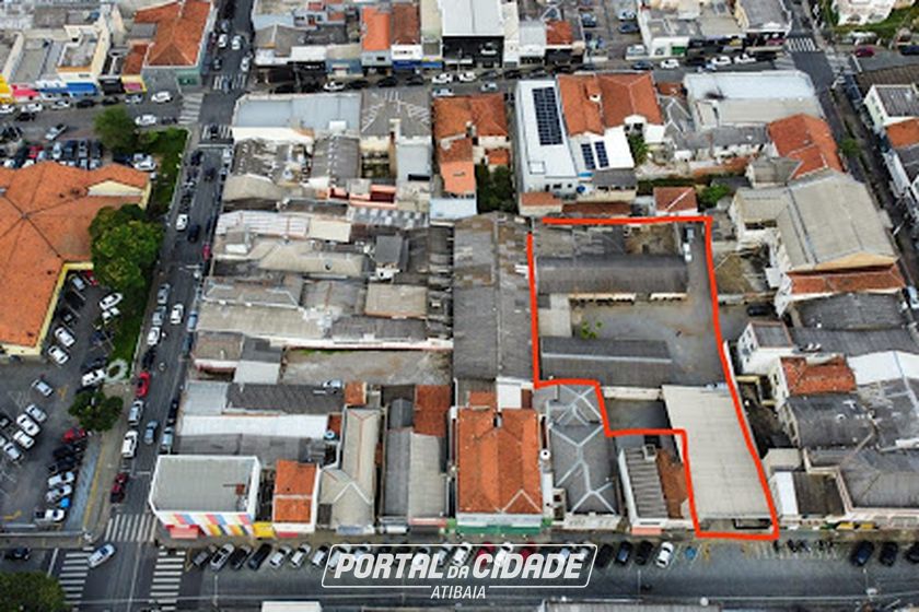 Terreno &agrave; venda - 1566m&sup2; - Centro