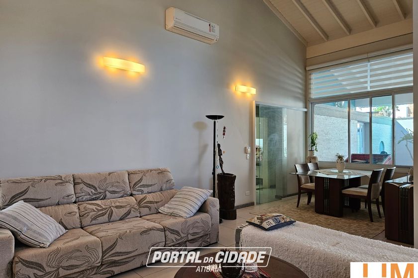 Casa &agrave; venda - 351m&sup2; - Vila Giglio
