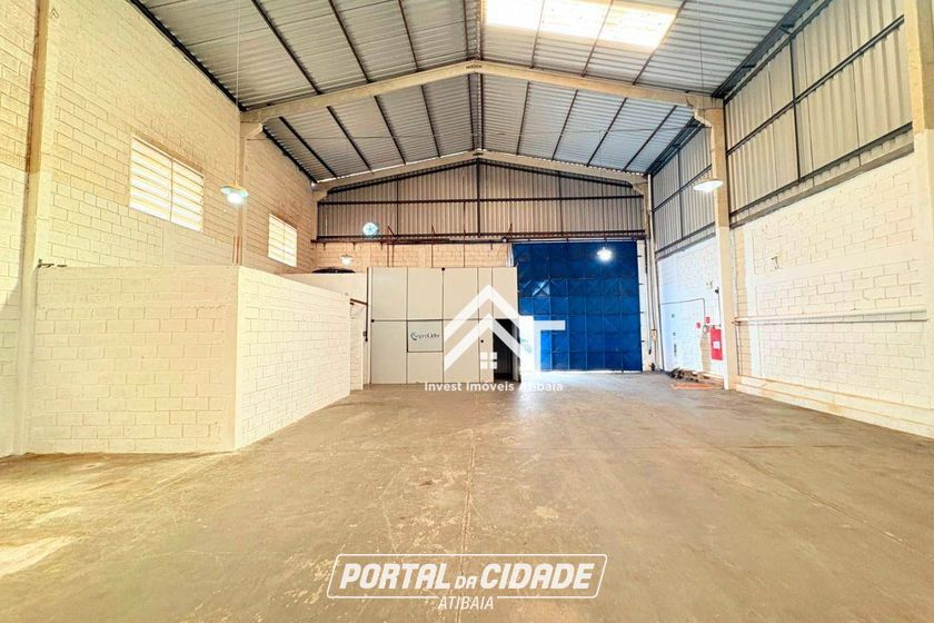 Sal&atilde;o Comercial para alugar - 584m&sup2; - Vila Industrial
