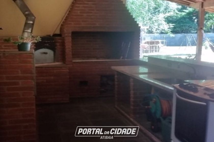 Ch&aacute;cara &agrave; venda - 374m&sup2; - Jardim Suely