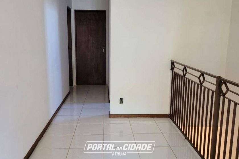Casa &agrave; venda - 280m&sup2; - Tr&ecirc;s Pistas