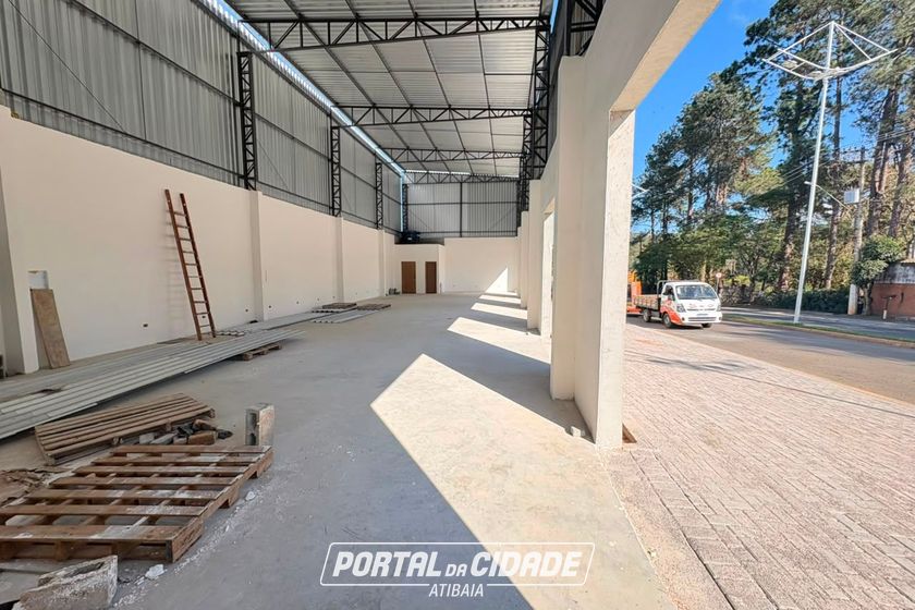 Sal&atilde;o Comercial para alugar - 240m&sup2; - Jardim Est&acirc;ncia Brasil