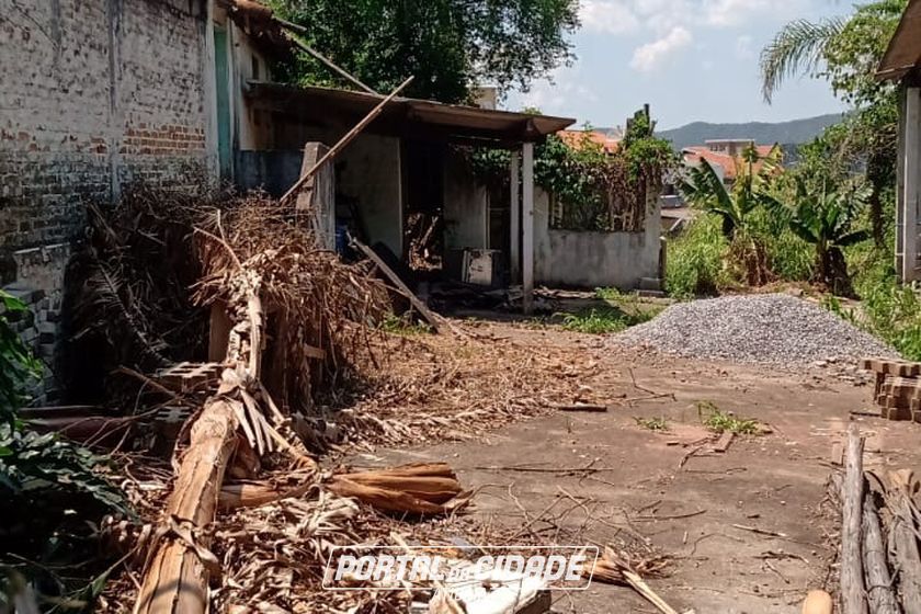 Terreno &agrave; venda - 3800m&sup2; - CENTRO