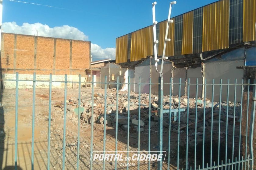 Terreno &agrave; venda - 360m&sup2; - RECREIO ESTORIL