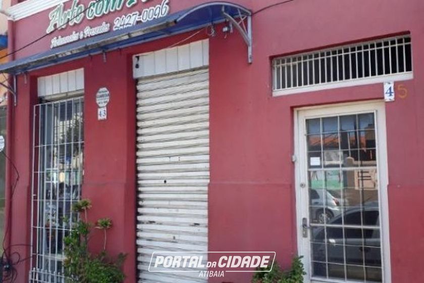 Sala Comercial &agrave; venda - 330m&sup2; - CENTRO