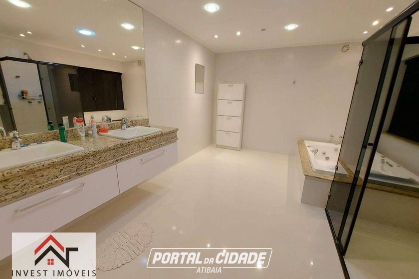 Casa &agrave; venda - 321m&sup2; - Jardim Jaragu&aacute;