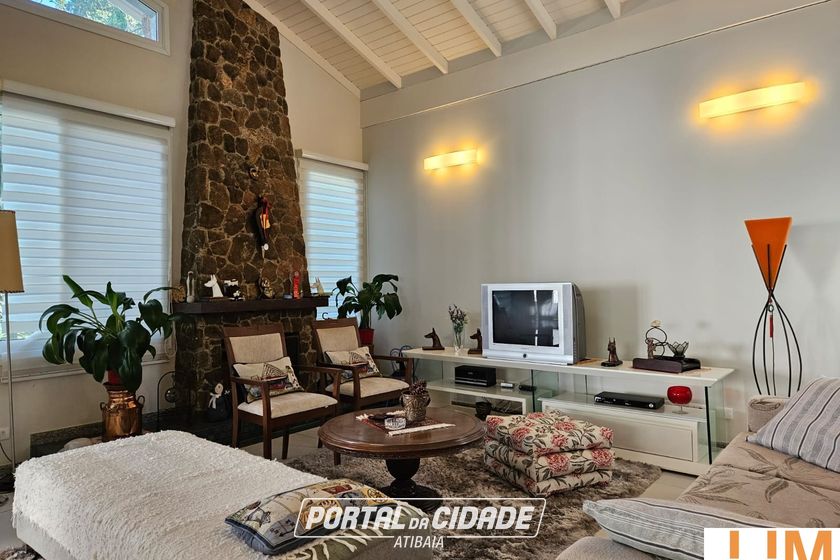 Casa &agrave; venda - 351m&sup2; - Vila Giglio