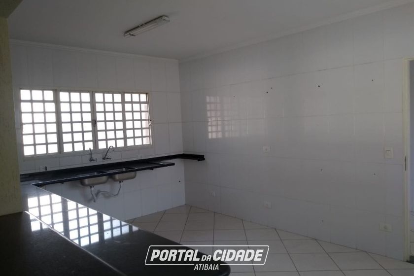 Casa &agrave; venda - 350m&sup2; - JD DO LAGO
