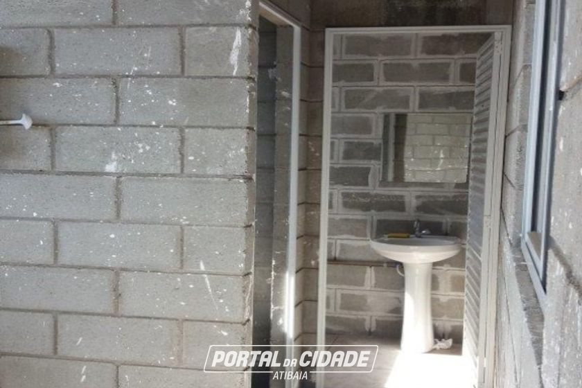 Sal&atilde;o Comercial para alugar - 688m&sup2; - Centro
