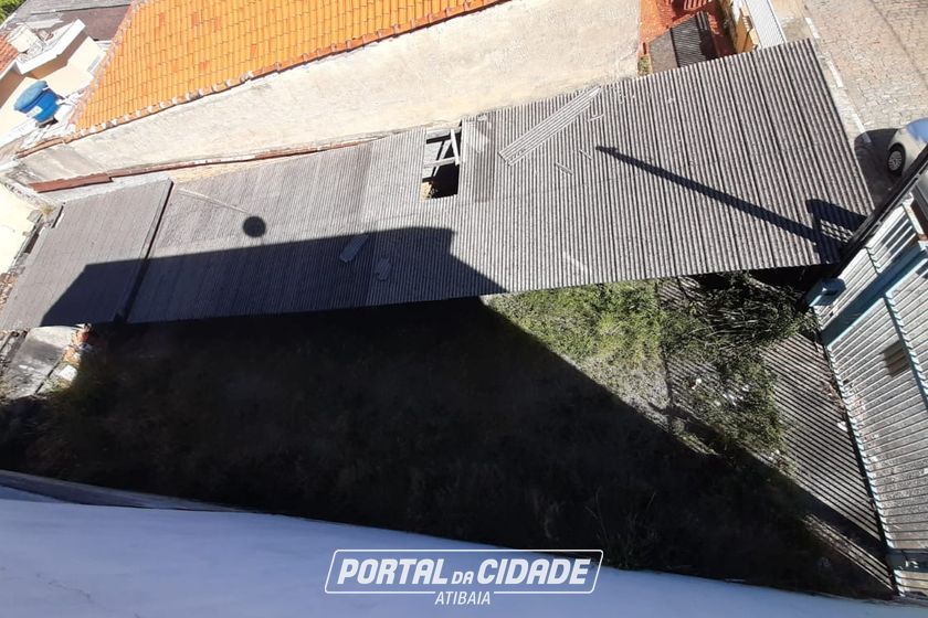 Terreno &agrave; venda - 198m&sup2; - CENTRO