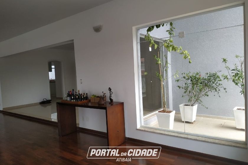 Casa &agrave; venda - 630m&sup2; - NOVA GARD&Ecirc;NIA