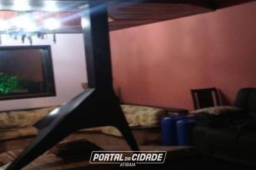 Casa &agrave; venda - 323m&sup2; - Jardim Jaragu&aacute;
