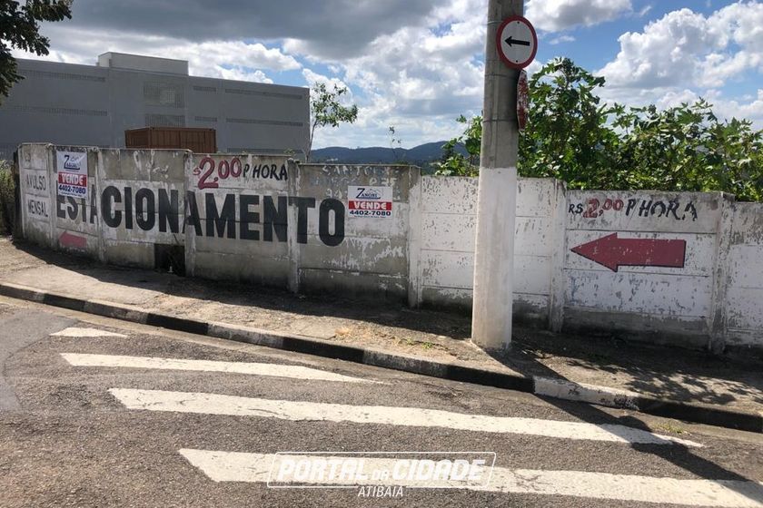 Terreno &agrave; venda - 852m&sup2; - CENTRO