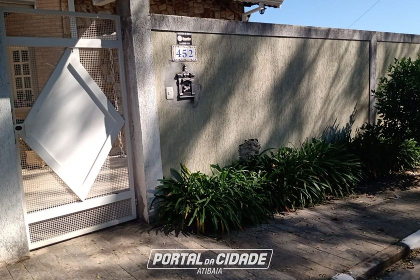 Sobrado &agrave; venda - CODOMINIO SANGRILA