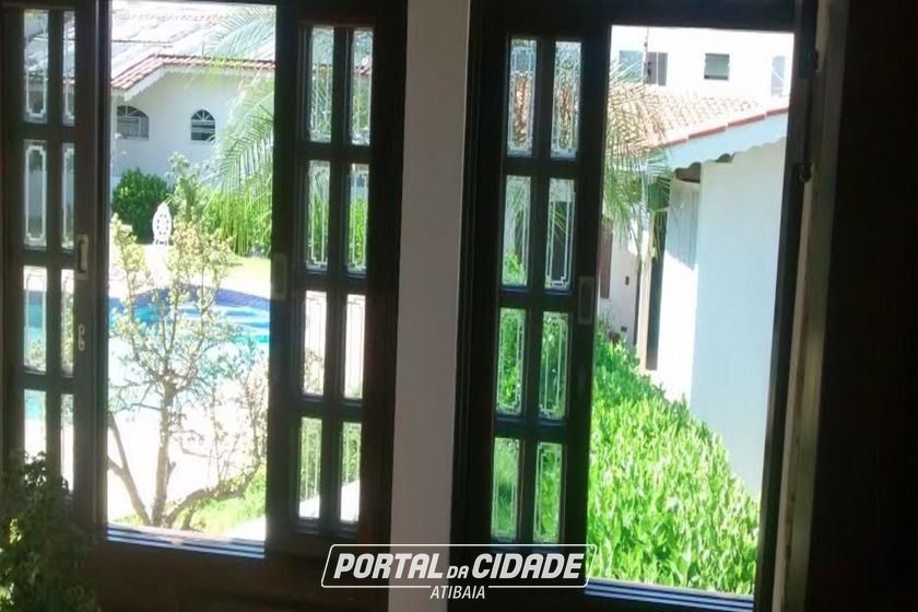 Casa &agrave; venda - 1000m&sup2; - Jardim das Flores