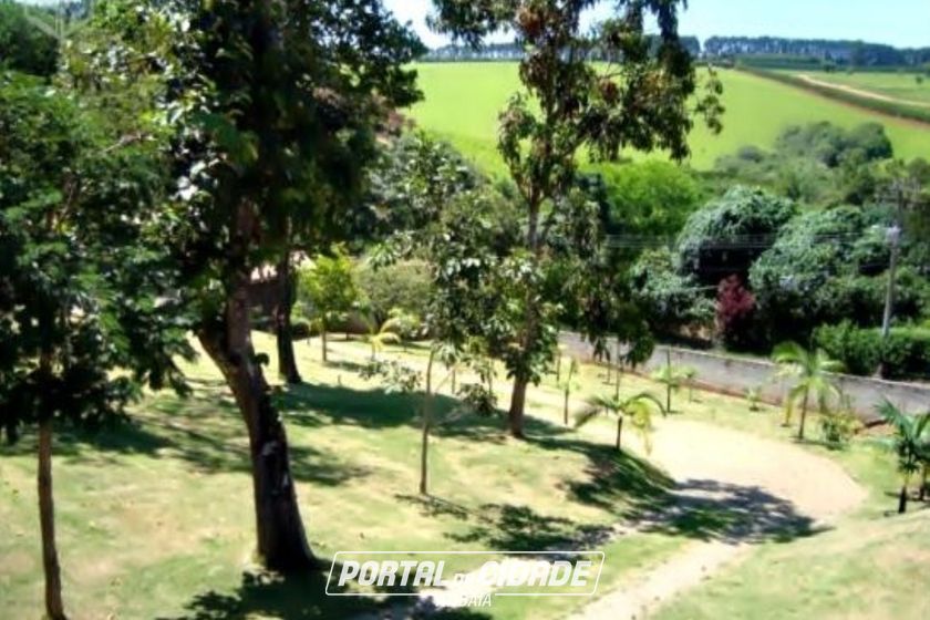 Ch&aacute;cara &agrave; venda - 2384m&sup2; - Vale dos Pinheiros