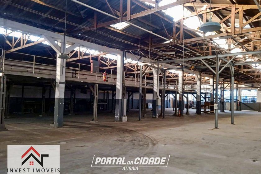 Sal&atilde;o Comercial para alugar - 2100m&sup2; - Centro