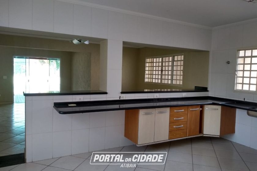 Casa &agrave; venda - 350m&sup2; - JD DO LAGO