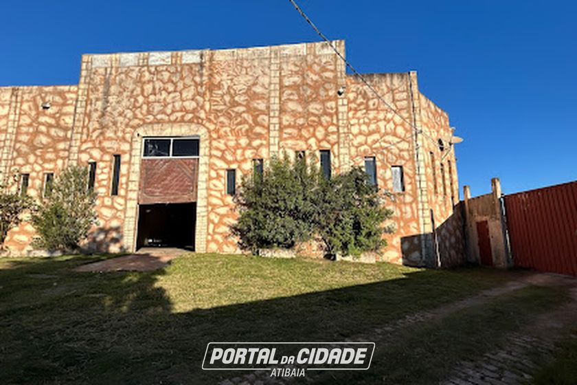 Sal&atilde;o Comercial para alugar - 1000m&sup2; - Serra Negra