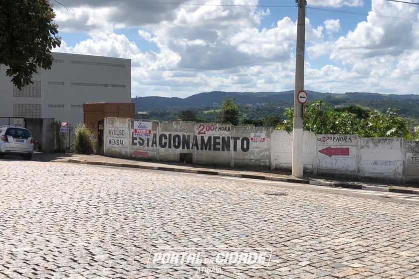 Terreno &agrave; venda - 852m&sup2; - CENTRO