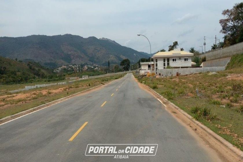 Terreno &agrave; venda - 682m&sup2; - Condom&iacute;nio Residencial GranVille