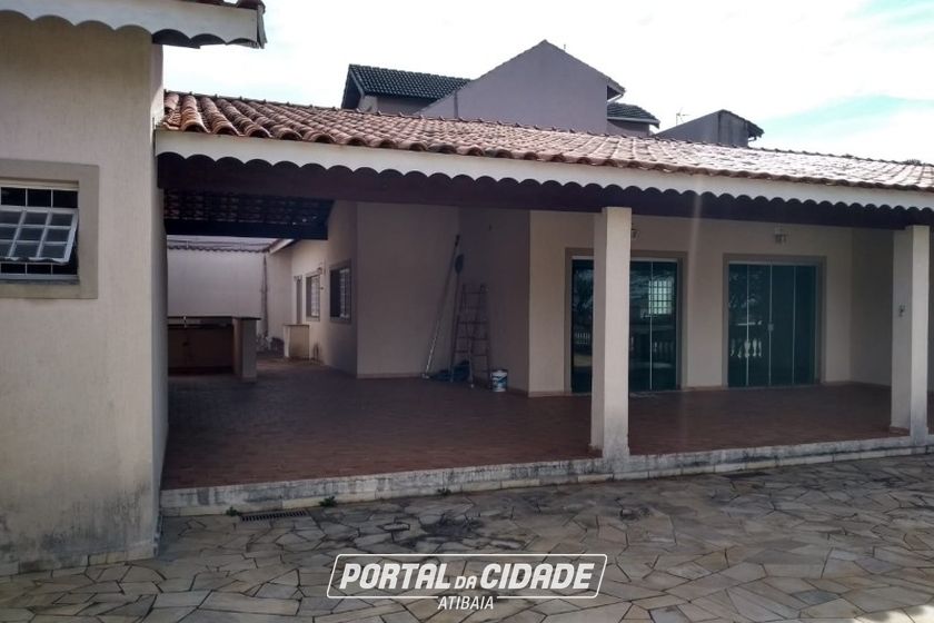 Casa &agrave; venda - 350m&sup2; - JD DO LAGO