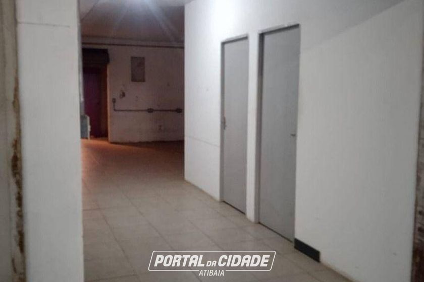 Sal&atilde;o Comercial para alugar - 2100m&sup2; - Centro