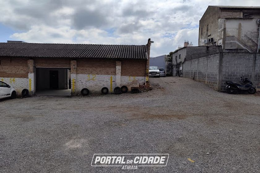 Terreno &agrave; venda - 1566m&sup2; - Centro