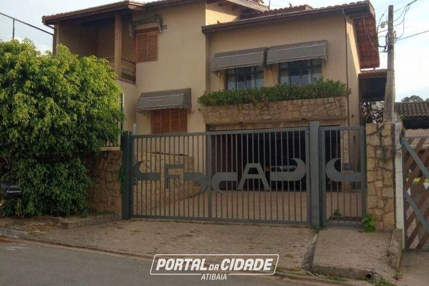Casa &agrave; venda - 400m&sup2; - Jardim Siriema