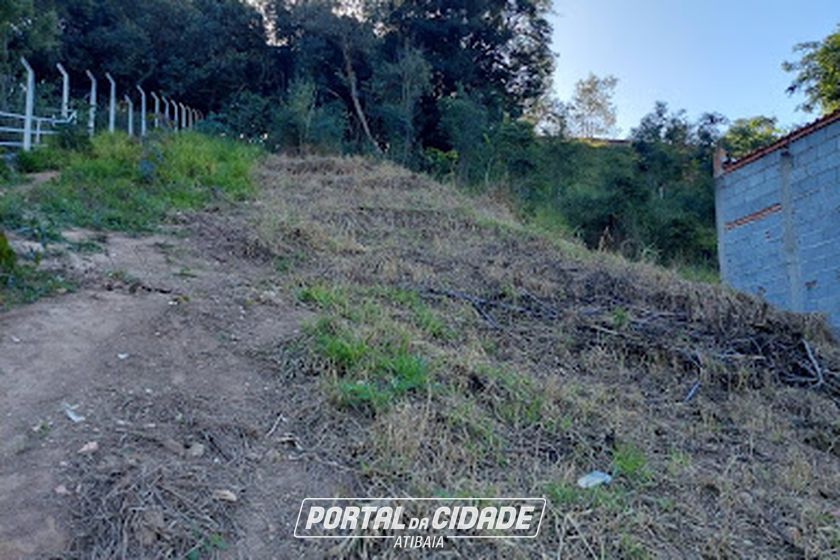 Terreno &agrave; venda - 350m&sup2; - Ch&aacute;cara Parque S&atilde;o Pedro