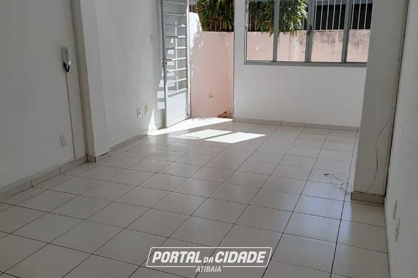 Sal&atilde;o Comercial para alugar - 27m&sup2; - Centro