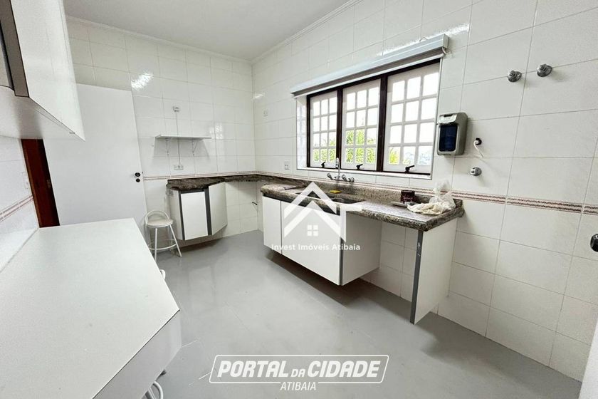 Casa para alugar - 440m&sup2; - Vila Petr&oacute;polis