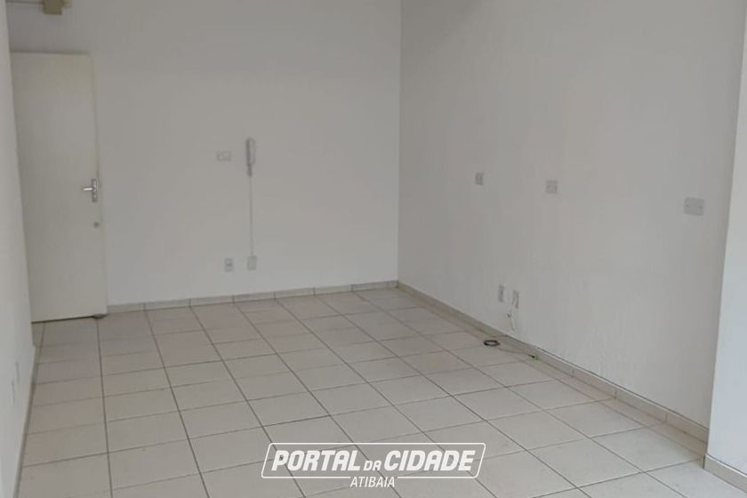 Sal&atilde;o Comercial para alugar - 27m&sup2; - Centro
