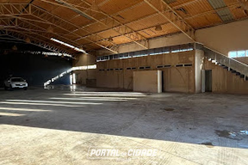 Sal&atilde;o Comercial para alugar - 1000m&sup2; - Serra Negra