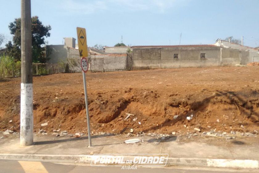 Terreno &agrave; venda - 1100m&sup2; - Jardim das Cerejeiras