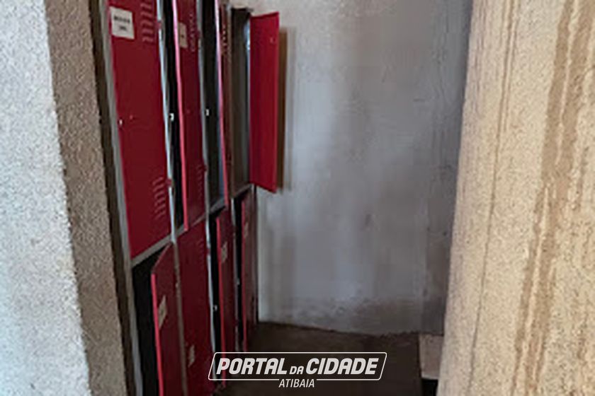 Sal&atilde;o Comercial para alugar - 1000m&sup2; - Serra Negra