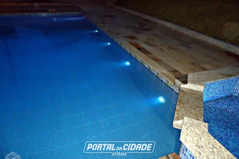Ch&aacute;cara &agrave; venda - 2384m&sup2; - Vale dos Pinheiros