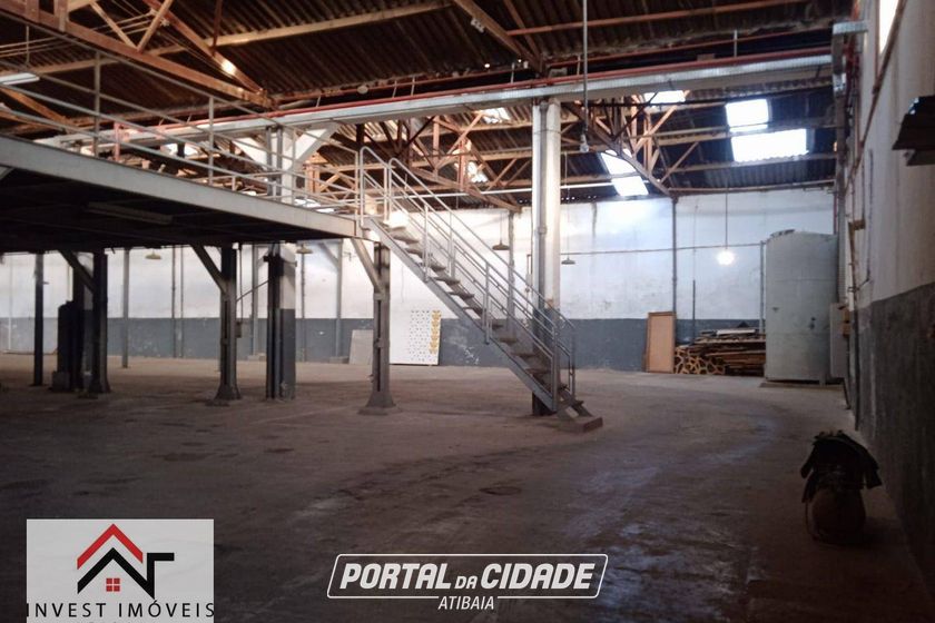 Sal&atilde;o Comercial para alugar - 2100m&sup2; - Centro
