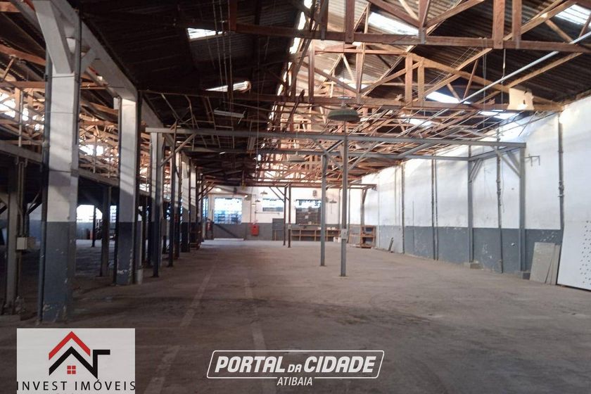 Sal&atilde;o Comercial para alugar - 2100m&sup2; - Centro