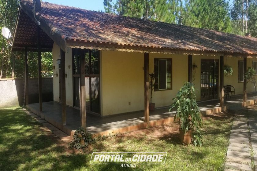 Ch&aacute;cara &agrave; venda - 374m&sup2; - Jardim Suely