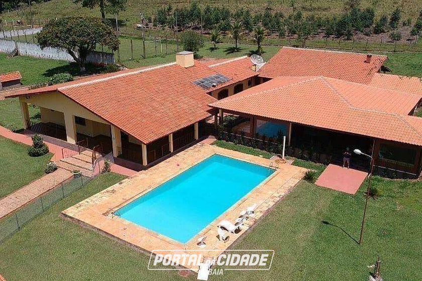 Casa &agrave; venda - 950m&sup2; - Tanque