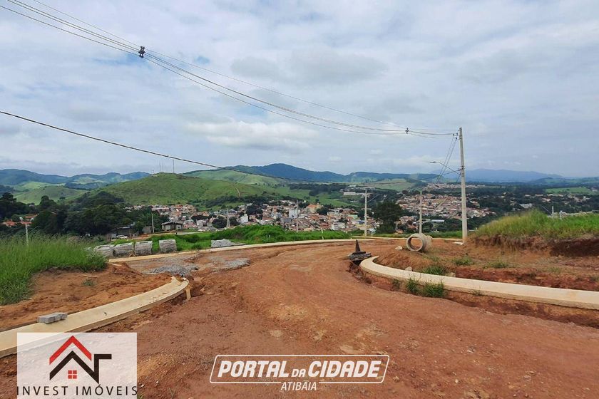 Terreno &agrave; venda - 250m&sup2; - Centro